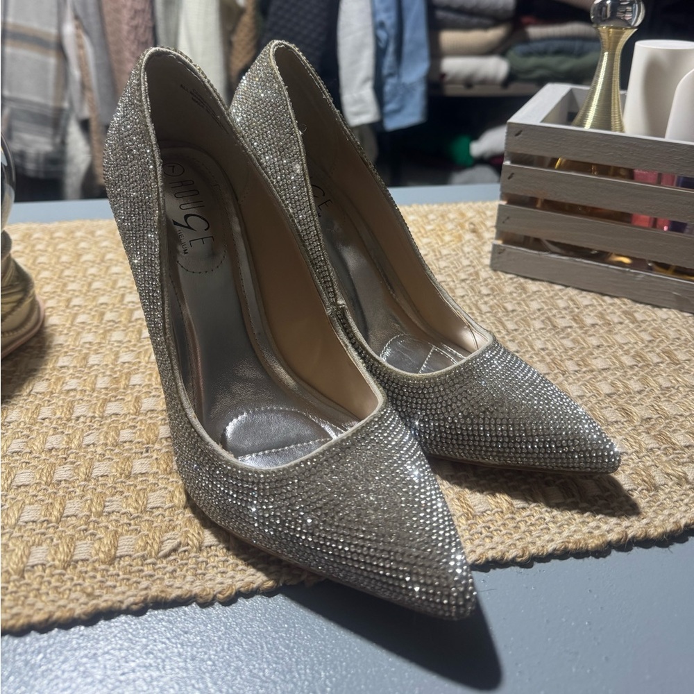 Rouge Helium Heels